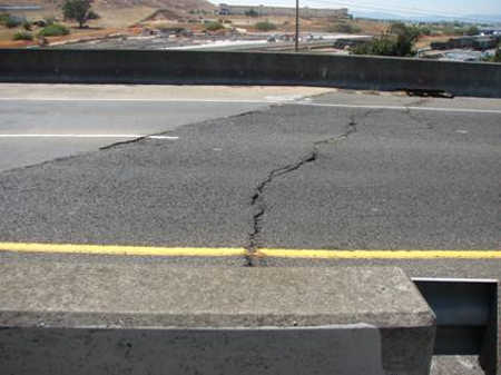 Damage to the Lombard Overhead on Highway 29 in Napa County, Calif., consisted mostly of spalling caused by the settling of the roadway during the quake. Photo courtesy of Caltrans. quakerepairs29
