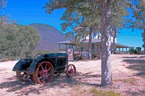 Kelseyville, Calif.’s Ely Stage Stop and Country Museum pays tribute to the farming history of Lake County, Calif. Courtesy photo. elystagestoptractor