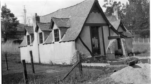 Montclair branch library. Oakland’s charming Montclair library has expanded twice to accommodate growth in population and services and is still in operation. Courtesy of the Oakland History Room, Oakland Public Library. montclairlibrarybranch