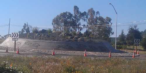 Some enhancements recently have been made at the roundabout in Nice, Calif. Photo by Elizabeth Larson. april2013niceroundabout