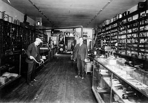 Akins hardware store. This building burned in 1924. Courtesy of Lake County Museum. lakeportfiresakinshardware