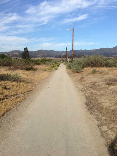 A section of the old 1915 Highway 101 outside King City, Calif. Photo by Bill Morgan. billmorgan0616