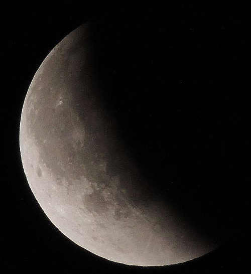 Photo nearing the end of the eclipse by Lori Durst. 041514durst2