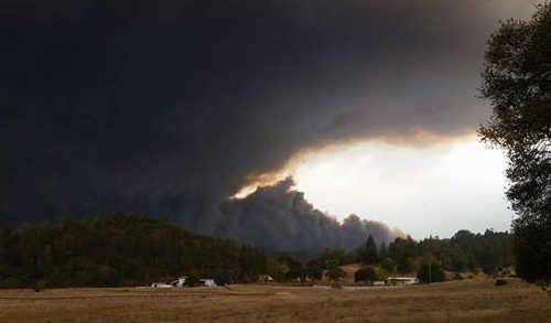 The Valley fire on Saturday, September 12, 2015, in south Lake County, Calif. Photo by Karl Parker. 091215karlparkervalleyfire