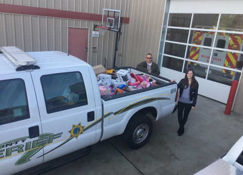 A pickup load of goodies on its way to children in Lake County, Calif., thanks to the generosity of celebrity chef and restaurateur Guy Fieri. Photo courtesy of Sheriff Brian Martin. 122116fieritoydrivelcsopickup